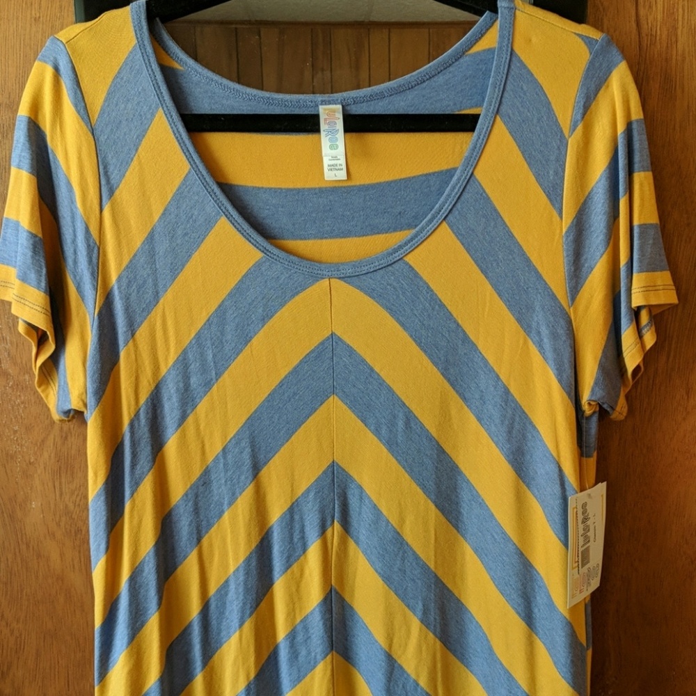 Lularoe Classic T size large chevron print stripe